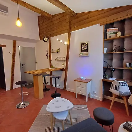 Charmant Climatise Centre Apartment *